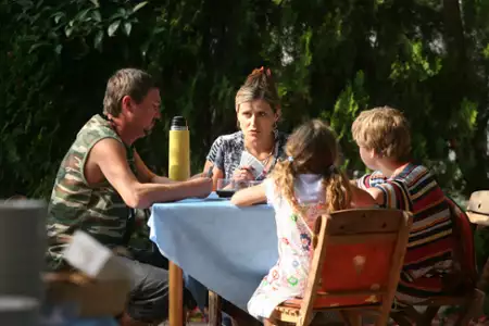 Wycieczkowicze - galeria zdjęć - filmweb