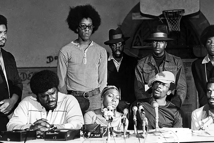 Dear Mama - galeria zdjęć - filmweb