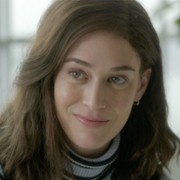 Lizzy Caplan