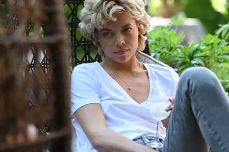 Grzechy sąsiadów - galeria zdjęć - filmweb