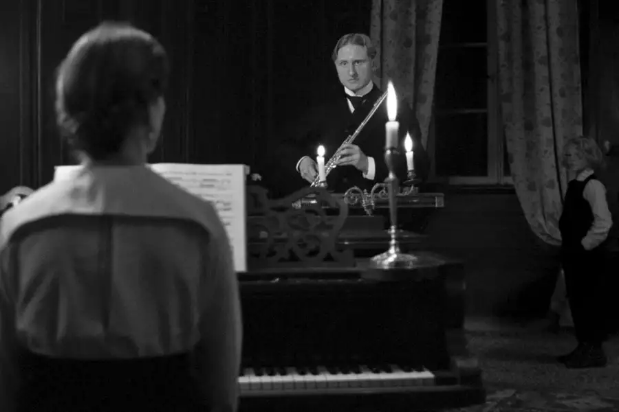 Biała wstążka - galeria zdjęć - filmweb