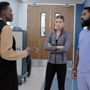 The Resident - galeria zdjęć - filmweb