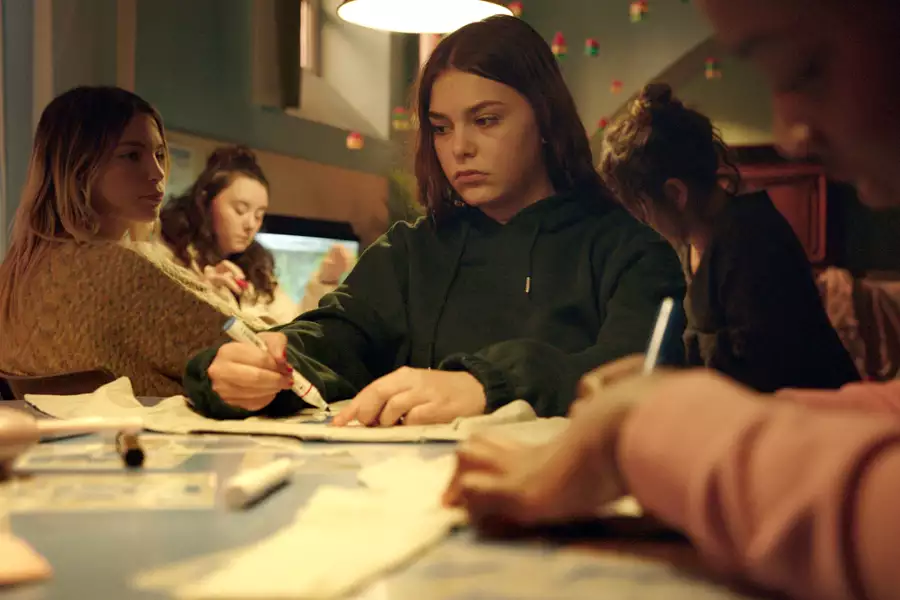 Młode - galeria zdjęć - filmweb