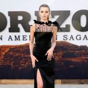 Horyzont. Rozdział 1 - galeria zdjęć - filmweb