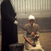 Mary Reilly - galeria zdjęć - filmweb