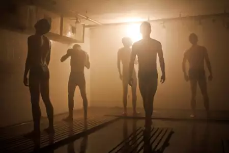 Czerwony pająk - galeria zdjęć - filmweb