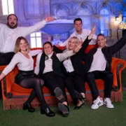 Fast Friends - galeria zdjęć - filmweb