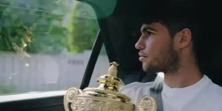 Carlos Alcaraz: W swoim stylu - galeria zdjęć - filmweb