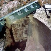 Derailed - galeria zdjęć - filmweb