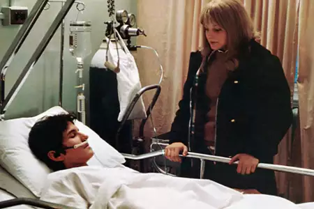 Mała dziewczynka, kt&oacute;ra mieszka na końcu drogi - galeria zdjęć - filmweb