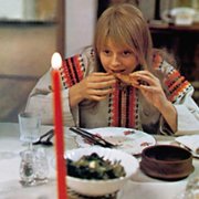 Mała dziewczynka, która mieszka na końcu drogi - galeria zdjęć - filmweb