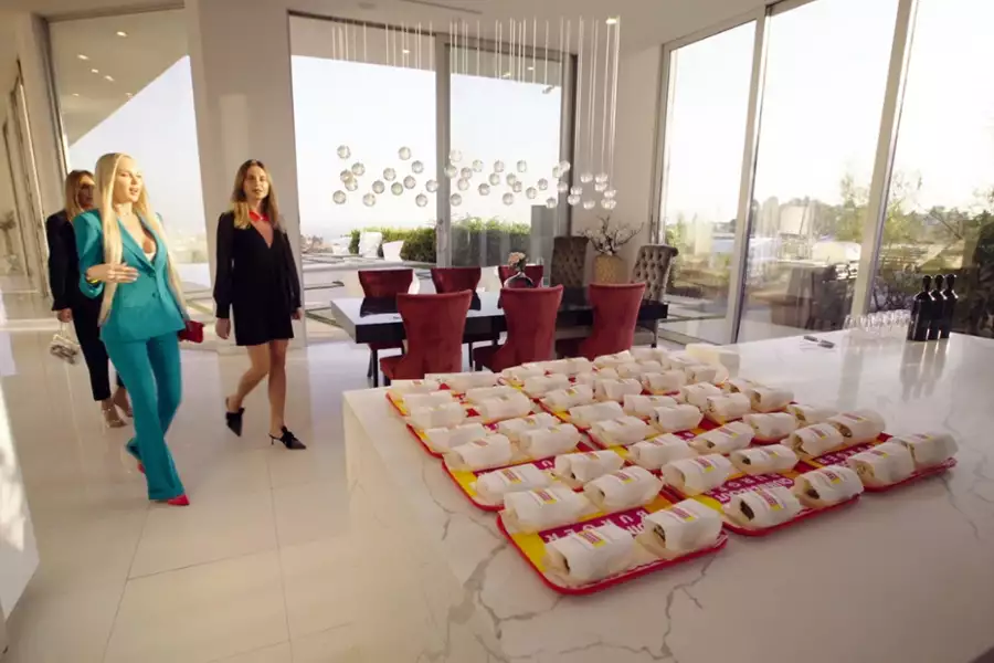 Selling Sunset - galeria zdjęć - filmweb