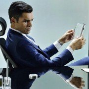 Incorporated - galeria zdjęć - filmweb