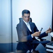 Incorporated - galeria zdjęć - filmweb