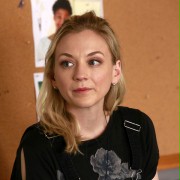Emily Kinney w Ten Days in the Valley