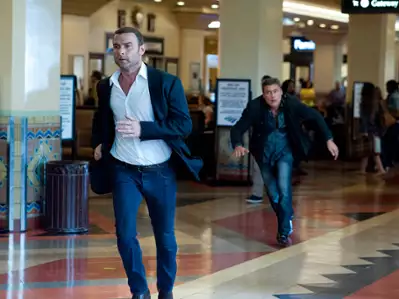 Ray Donovan - galeria zdjęć - filmweb