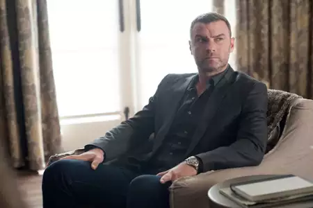 Ray Donovan - galeria zdjęć - filmweb