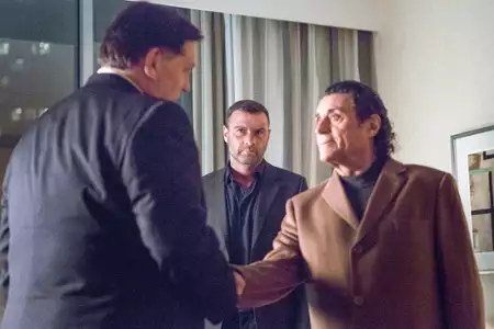 Ray Donovan - galeria zdjęć - filmweb