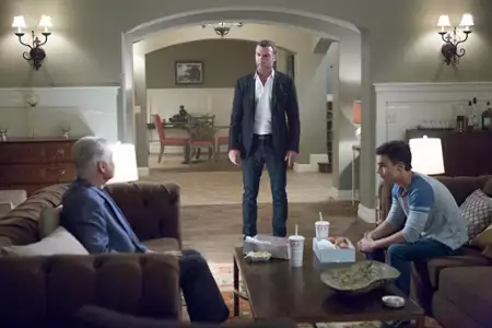 Ray Donovan - galeria zdjęć - filmweb