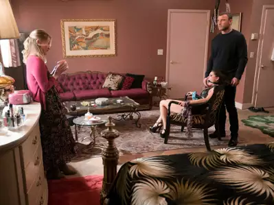 Ray Donovan - galeria zdjęć - filmweb