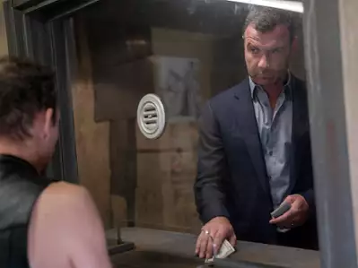 Ray Donovan - galeria zdjęć - filmweb