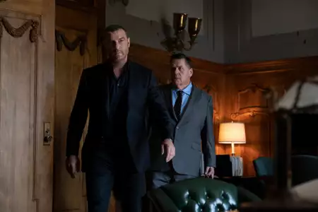 Ray Donovan - galeria zdjęć - filmweb