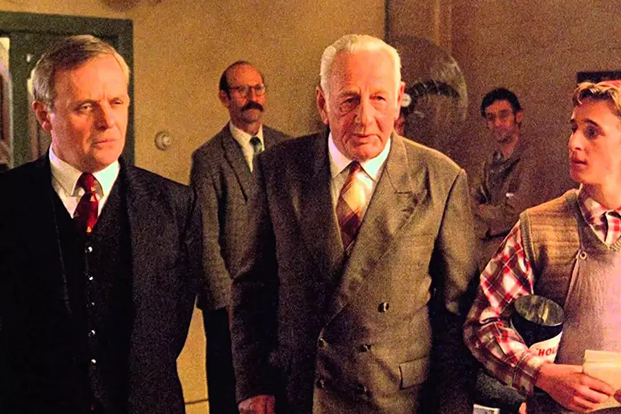 Menedżer w bamboszach - galeria zdjęć - filmweb