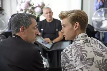 Huge in France - galeria zdjęć - filmweb