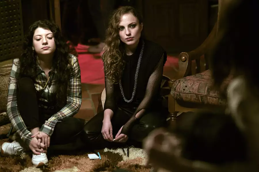 Alma - galeria zdjęć - filmweb