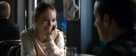 Zbyt blisko słońca - galeria zdjęć - filmweb