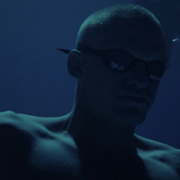 Head Above Water - galeria zdjęć - filmweb