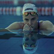 Head Above Water - galeria zdjęć - filmweb