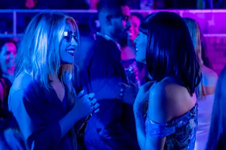 Turn Up Charlie - galeria zdjęć - filmweb