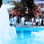 Less Than Zero - galeria zdjęć - filmweb