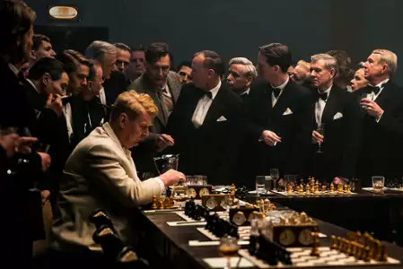 Kr&oacute;lewska gra - galeria zdjęć - filmweb