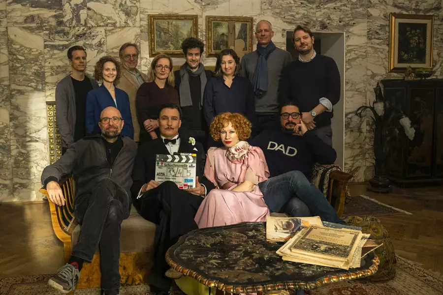 Kr&oacute;lewska gra - galeria zdjęć - filmweb