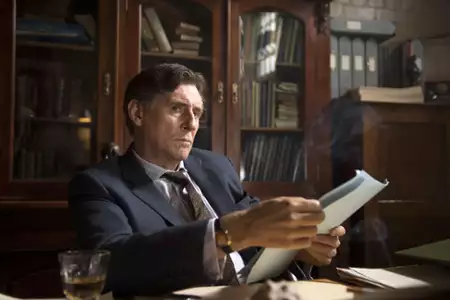 Quirke - galeria zdjęć - filmweb