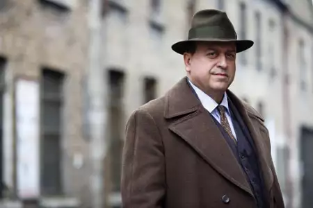 Quirke - galeria zdjęć - filmweb