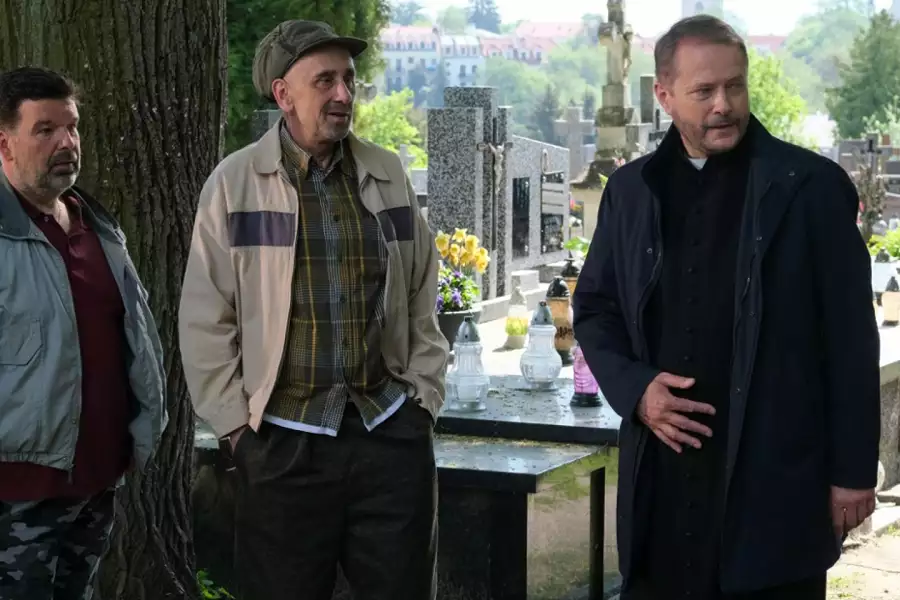 Ojciec Mateusz - galeria zdjęć - filmweb