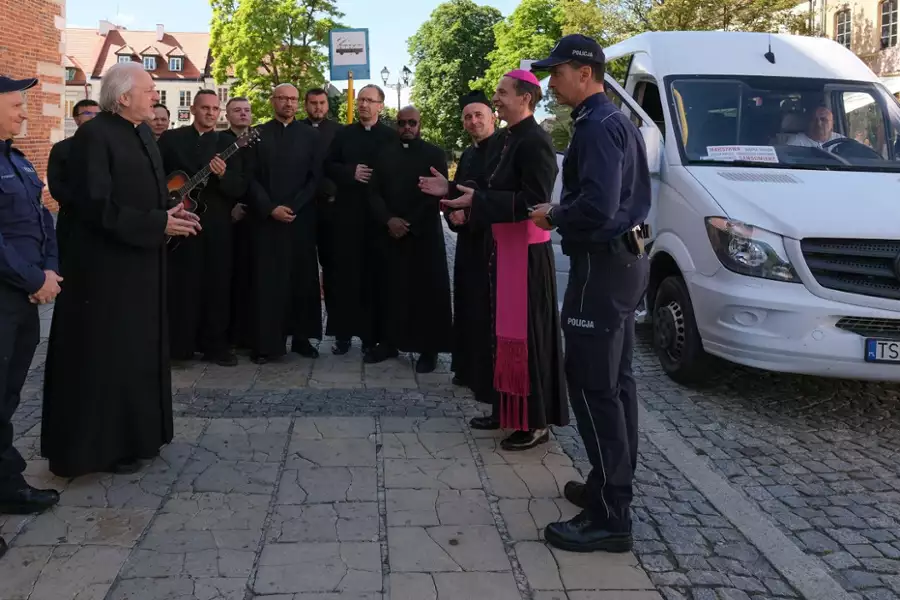 Ojciec Mateusz - galeria zdjęć - filmweb