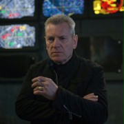Tchéky Karyo w Section Zéro