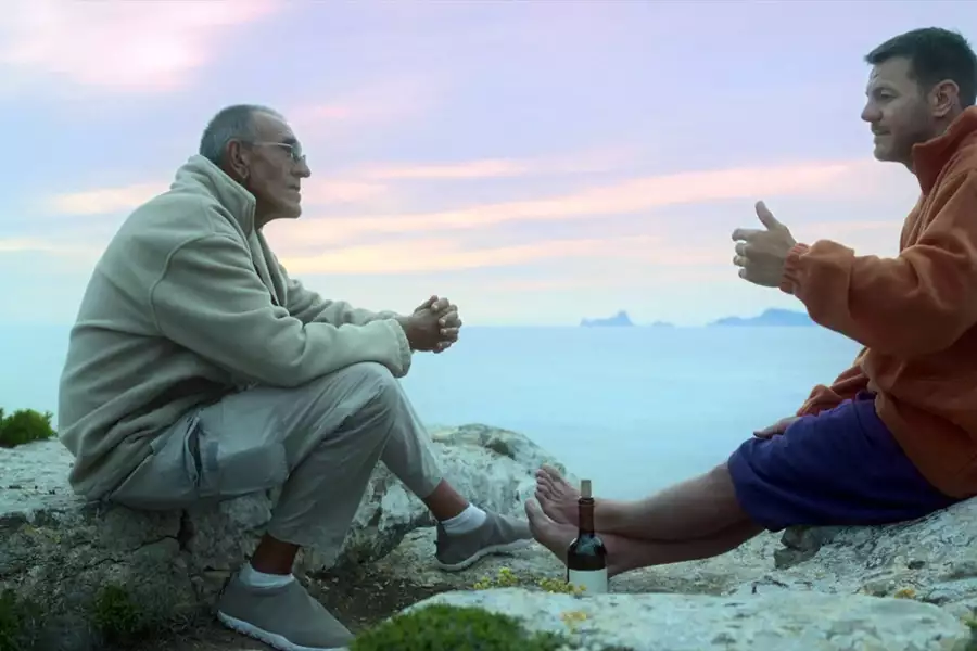 Alessandro Cattelan: Jedno proste pytanie - galeria zdjęć - filmweb