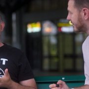 Alessandro Cattelan: Jedno proste pytanie - galeria zdjęć - filmweb