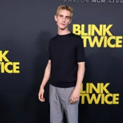Mrugnij dwa razy - galeria zdjęć - filmweb