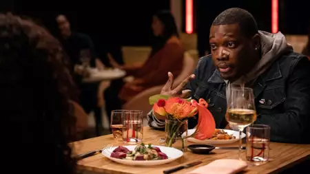Ten cholerny Michael Che - galeria zdjęć - filmweb