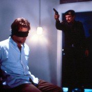 Ludzka tarcza - galeria zdjęć - filmweb