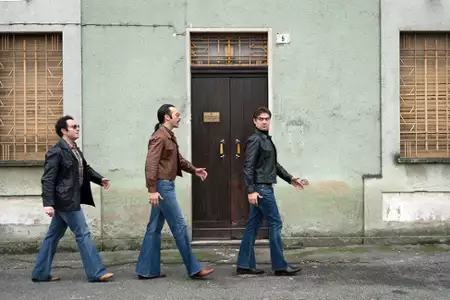 Bezwzględny - galeria zdjęć - filmweb