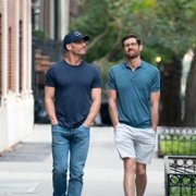 Bros - galeria zdjęć - filmweb