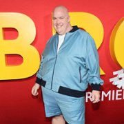 Bros - galeria zdjęć - filmweb