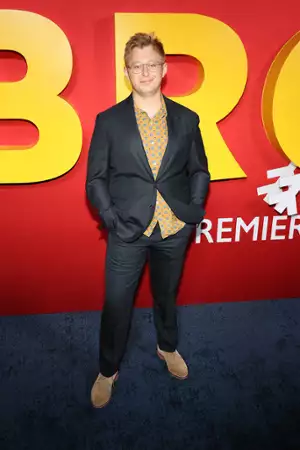 Bros - galeria zdjęć - filmweb